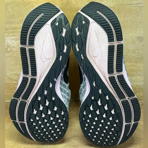 Nike Air Zoom Pegasus 35 Womens Size 7.5 Running Shoes Sneakers Gray Pink