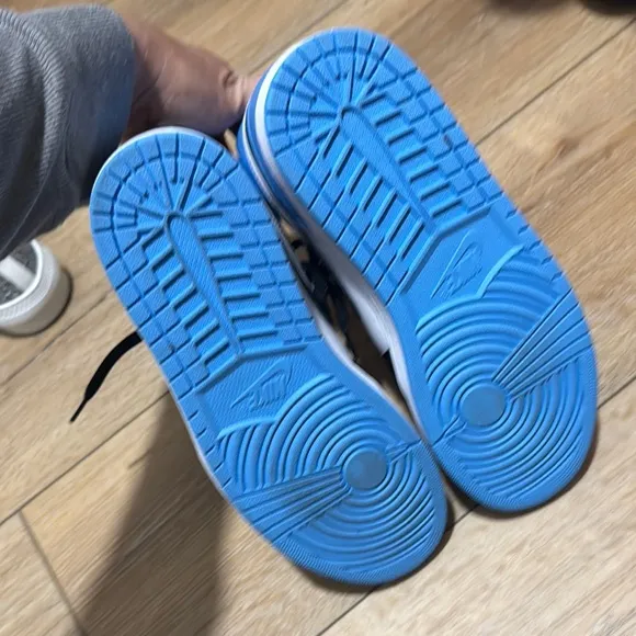 Nike Black and Blue Sneakers High-Top Comfort