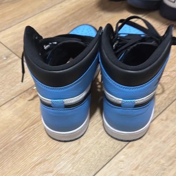 Nike Black and Blue Sneakers High-Top Comfort
