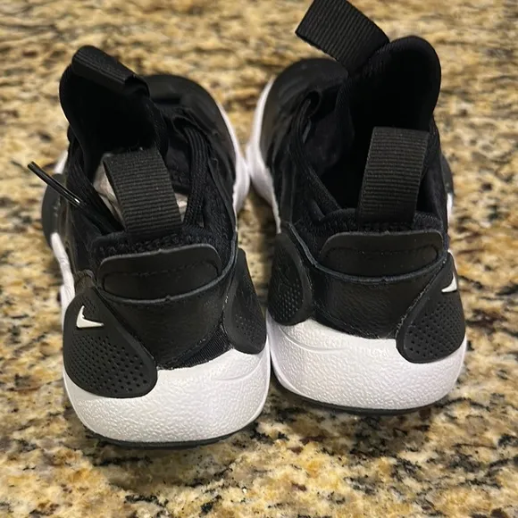 Nike Black and White High-Top Sneakers(New)