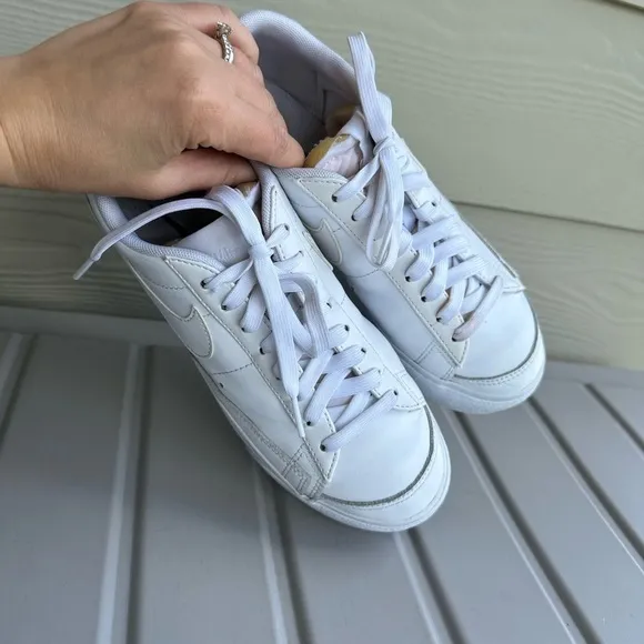 Nike Blazer Low Platform Sneakers All White Size 7.5 Women’s Lace Up Style