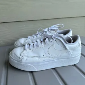 Nike Blazer Low Platform Sneakers All White Size 7.5 Women’s Lace Up Style