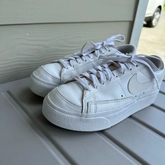 Nike Blazer Low Platform Sneakers All White Size 7.5 Women’s Lace Up Style