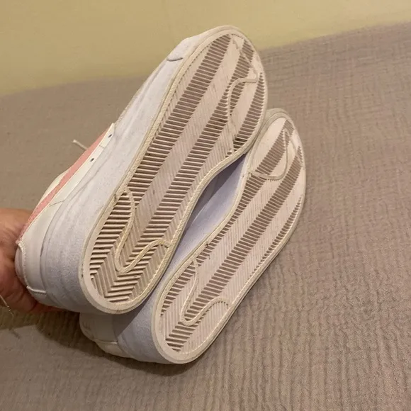 NIKE Blazer Low Platform sneakers . Size 8