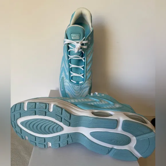 Nike Blue &amp; White Air Max Men’s Sneakers New
