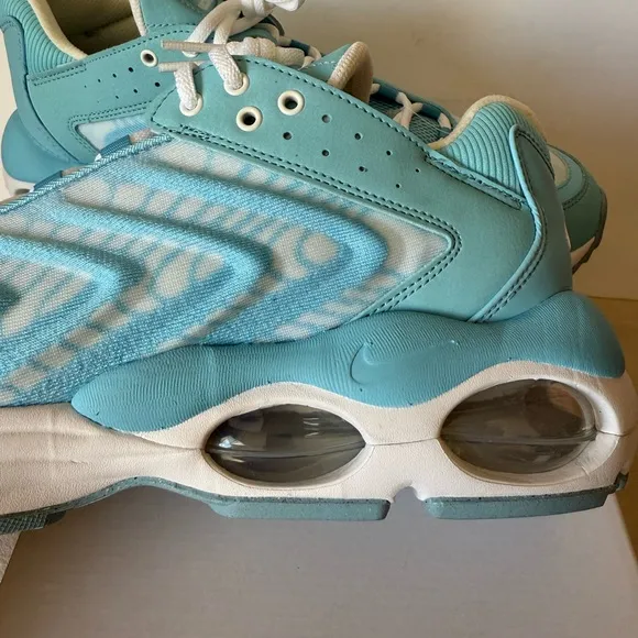 Nike Blue &amp; White Air Max Men’s Sneakers New
