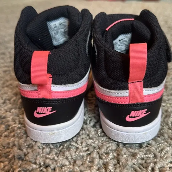 Nike Borough 2 Mid Girls 12C