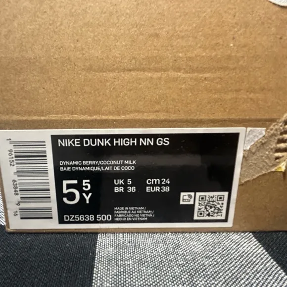 Nike Dunk High &quot;International Day of the Girl&quot; 5.5Y