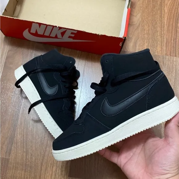 Nike Ebernon Mid SE Winter Athletic Sneakers, Black/White, Women’s size 10