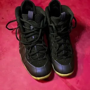 Nike Foamposite eggplant $100