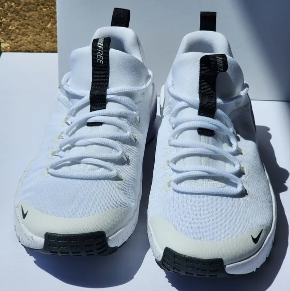 Nike Free Metcon 6 Premium Women's Workout Shoes with Metallic Accents Size 9