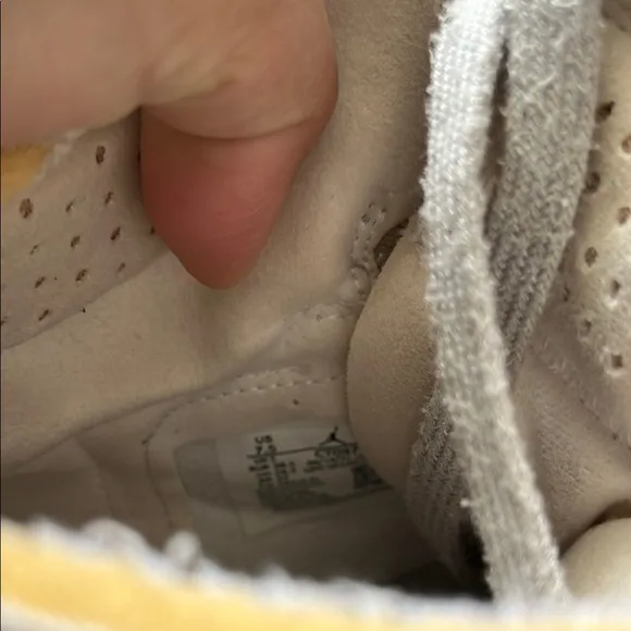 Nike High-Top | Jordan | air 1 | Sneakers | White and Tan | 7.5