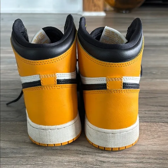 Nike High-Top Sneakers Black, Yellow and White.