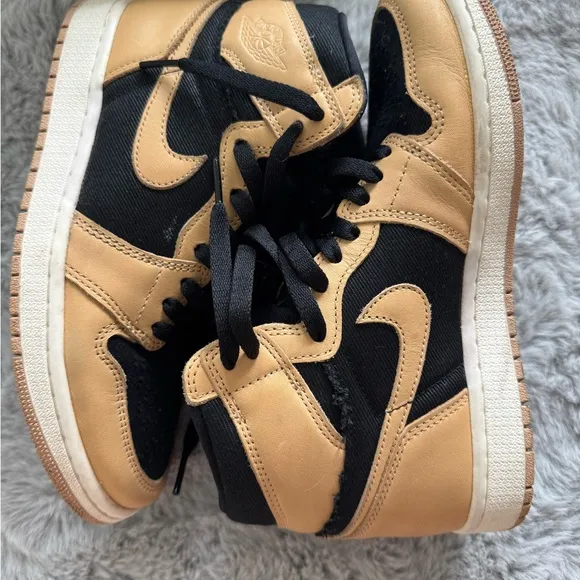 Nike High-Top Sneakers in Black and Tan