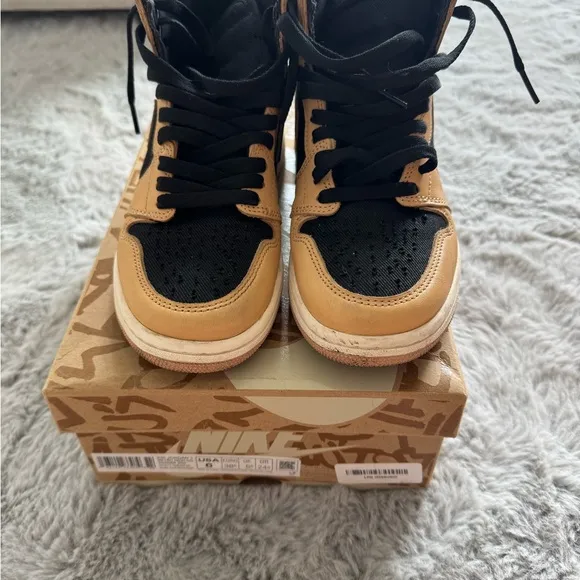 Nike High-Top Sneakers in Black and Tan