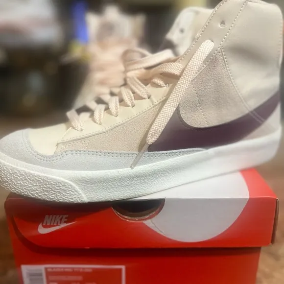 Nike High-Top Sneakers in Cream and Purple