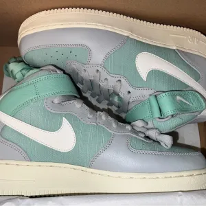 Nike High-Top Sneakers in Mint and Gray-New