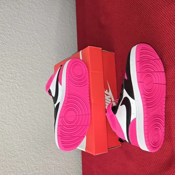 Nike High-Top Sneakers in Pink and Black