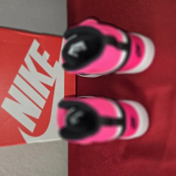 Nike High-Top Sneakers in Pink and Black