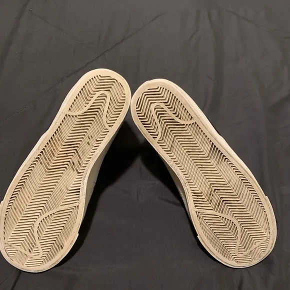 Nike High-Top Sneakers in White and Black size 6
