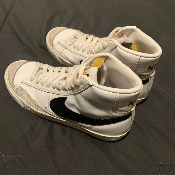 Nike High-Top Sneakers in White and Black size 6
