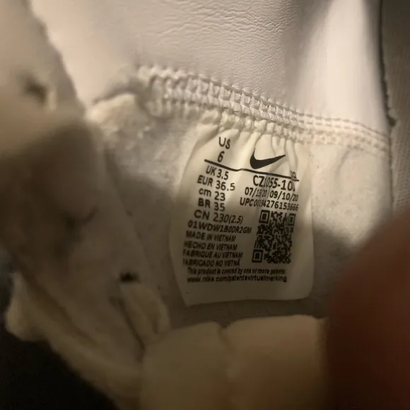 Nike High-Top Sneakers in White and Black size 6