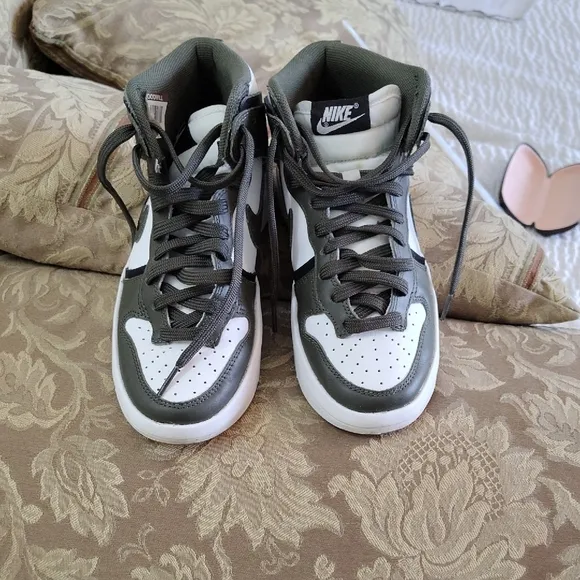 Nike High-Top Sneakers in White and Olive