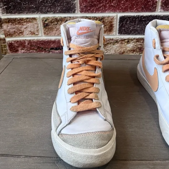 Nike High-Top Sneakers in White and Orange