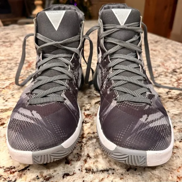 Nike Hyperdunk wolf Gray camo men’s size 8 high top shoe sneaker hi top 2015