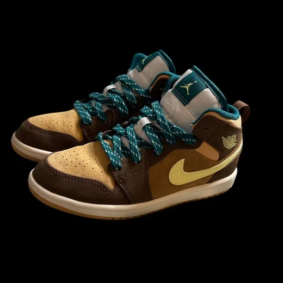 Nike Jordan 1 Mid Cacao Wow Brown Retro Sneaker DZ6338-200 Unisex Kids Size 1.5y