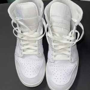 Nike Jordan Trainer Pro Air White High-Top Sneakers 10.5 white