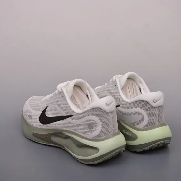 Nike Journey Run Men's Road Running Shoes Green