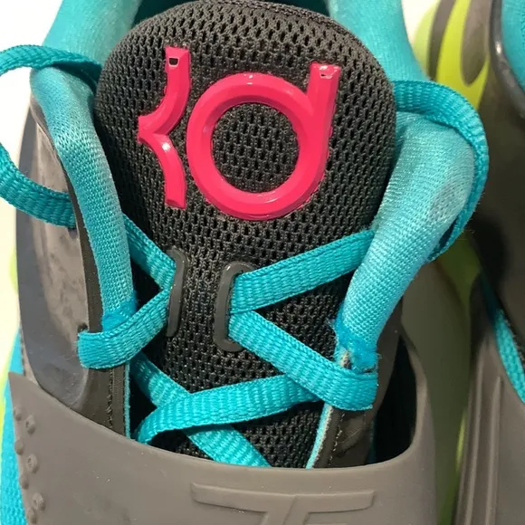 Nike KD Kids Basketball Shoes Unique Bright Size 6Y 669942-300