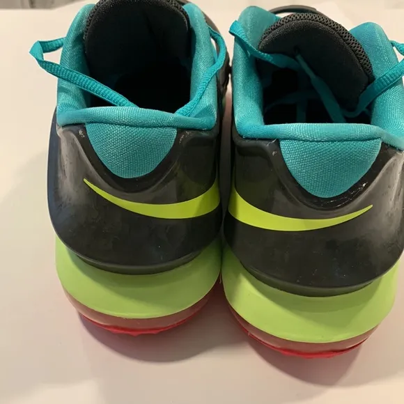 Nike KD Kids Basketball Shoes Unique Bright Size 6Y 669942-300