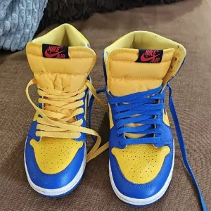 Nike Kids High-Top Sneakers - Blue and Yellow