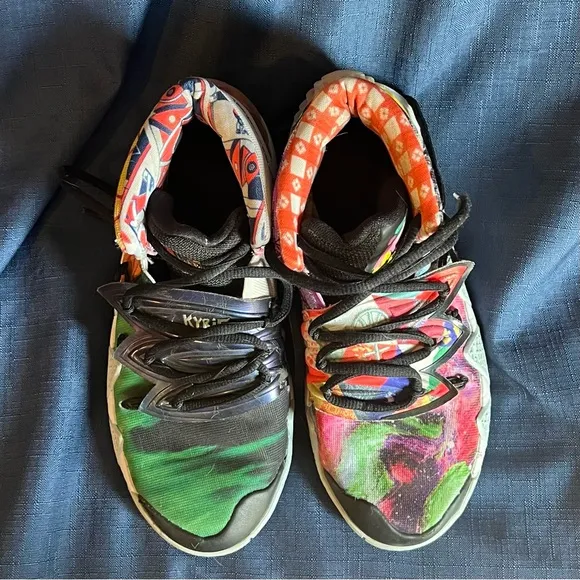Nike Kybrid Pineapple House SpongeBob shoes