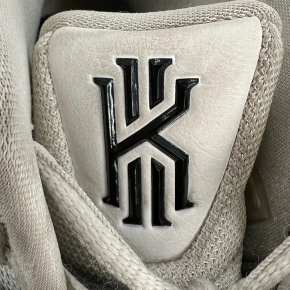 Nike Kyrie 5 Oreo Men’s Cookies n Cream Rare High Top Sneakers Size 10.5