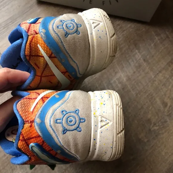 Nike Kyrie Irving V 5 SBSP Pineapple House Shoes US Size 1Y