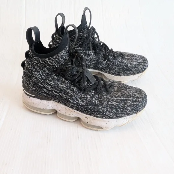 NIKE Lebron 15 X5 GS &quot;Ashes&quot; Black and White Oreo High Top Sneakers Youth Size 6