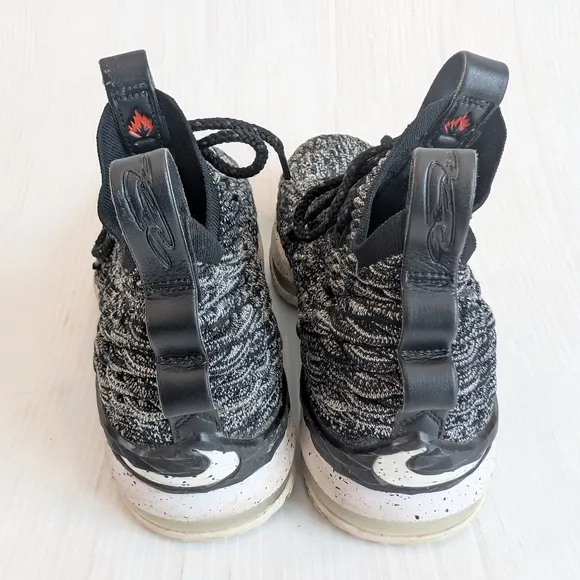 NIKE Lebron 15 X5 GS &quot;Ashes&quot; Black and White Oreo High Top Sneakers Youth Size 6