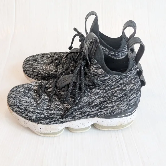NIKE Lebron 15 X5 GS &quot;Ashes&quot; Black and White Oreo High Top Sneakers Youth Size 6