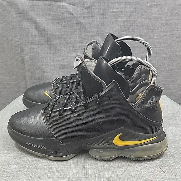 Nike LeBron 19 Low Shoes Witness Black University Gold DH1270-002 Men's Size 8