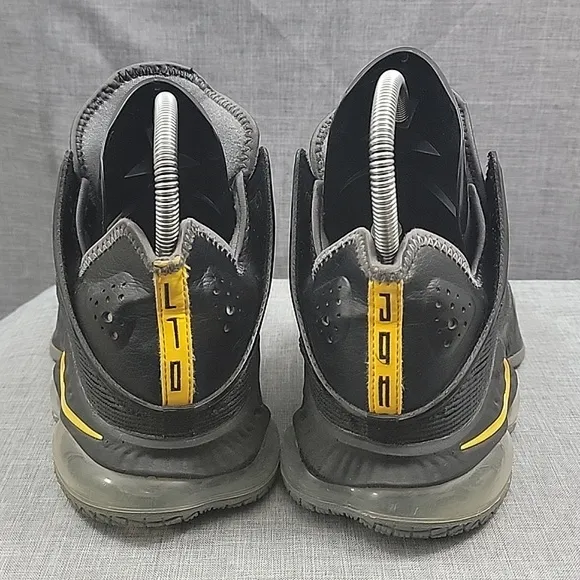 Nike LeBron 19 Low Shoes Witness Black University Gold DH1270-002 Men's Size 8