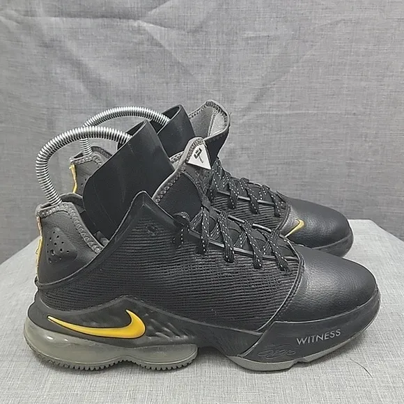 Nike LeBron 19 Low Shoes Witness Black University Gold DH1270-002 Men's Size 8