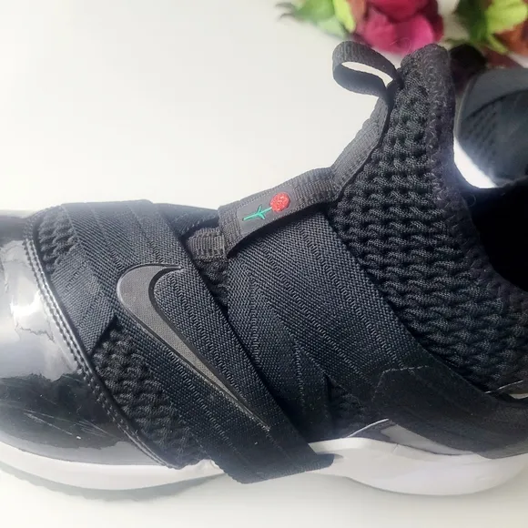 Nike LeBron Soldier 12 SFG Black Rose high top sneakers Size 10
