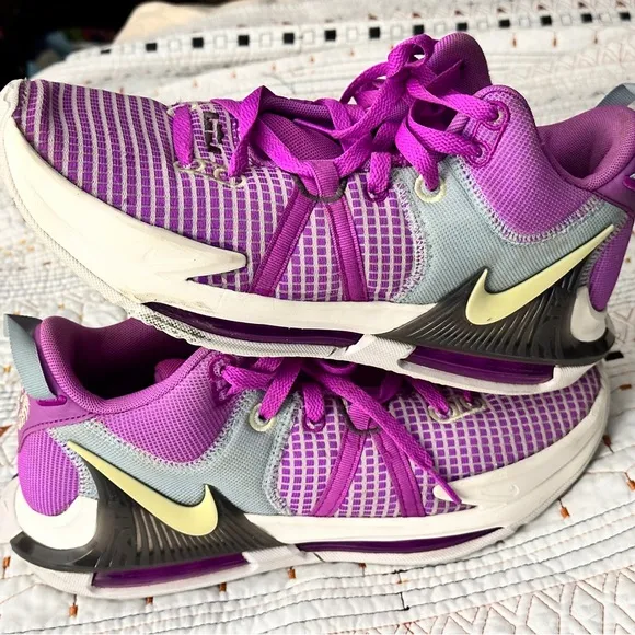 Nike Lebron Witness 7 Mens Basketball Shoes Fuchsia/White Men Size 9.5 Sneakers