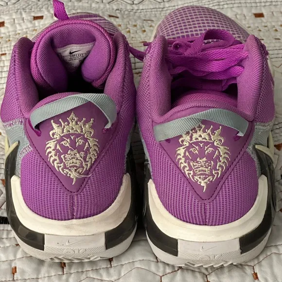 Nike Lebron Witness 7 Mens Basketball Shoes Fuchsia/White Men Size 9.5 Sneakers