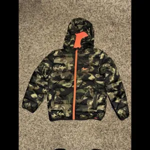 Nike Little Kids (Boy's) Army Camo Green Puffer Jacket