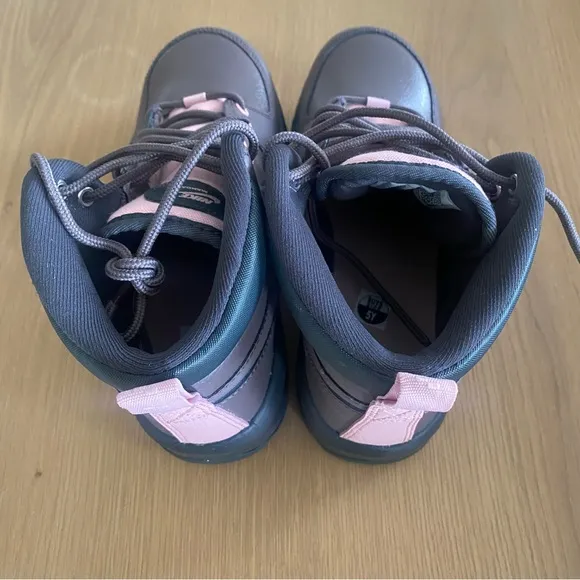 Nike Manoa ’17 Leather Boots, Violet Ore Brown Pink BQ5372-200, Girls 5Y, New