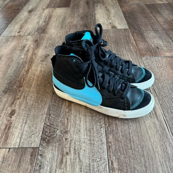 Nike men’s blazer 77 mid jumbo black/ Baltic blue high top sneakers size 8